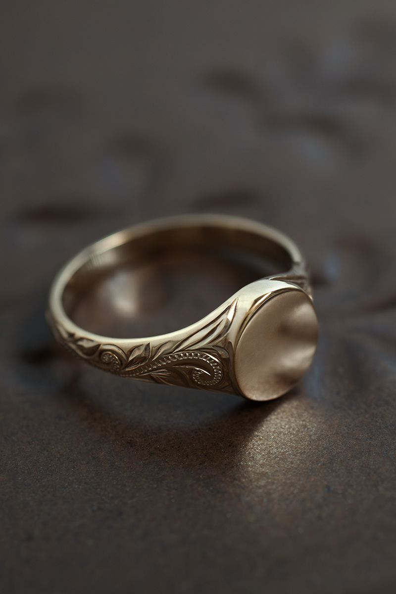 Maxi signet rings