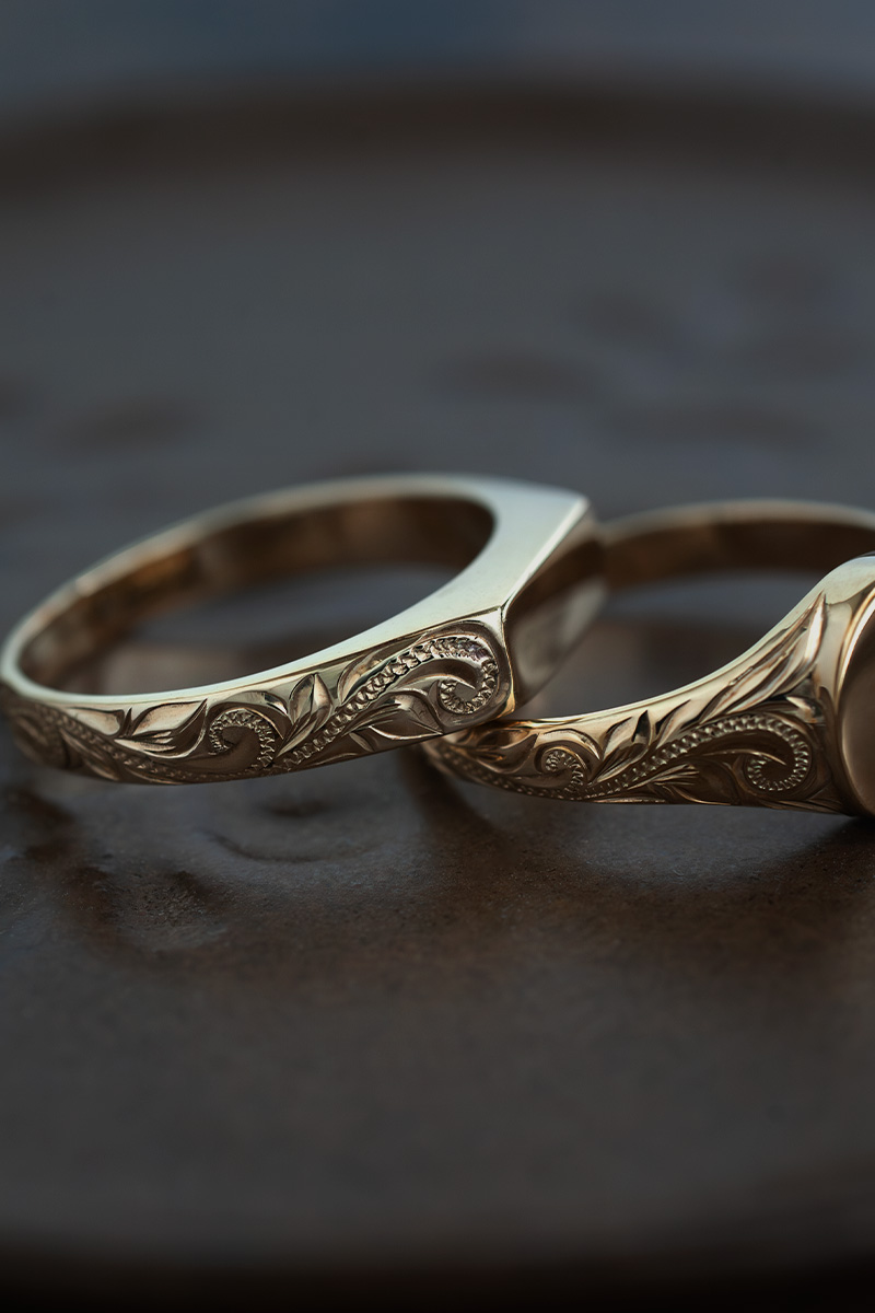 Maxi signet rings