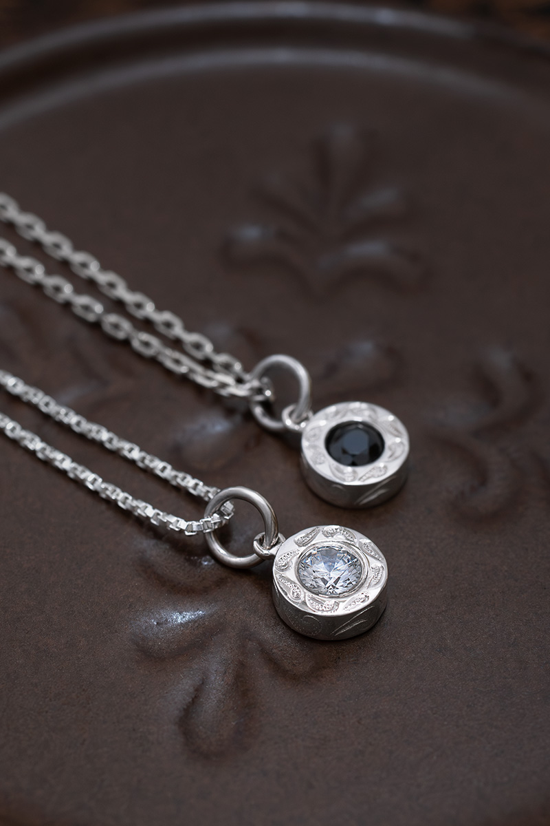 Maxi Hawaiian couples pendants