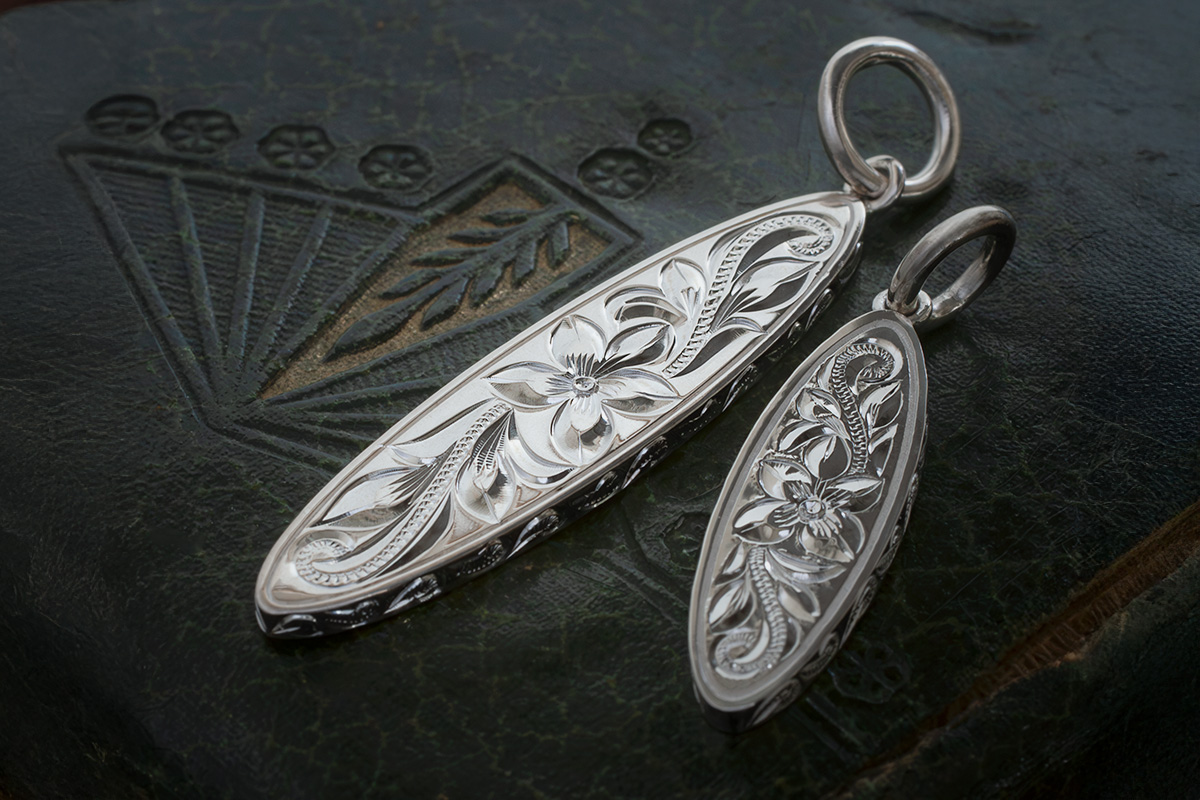 Maxi Hawaiian couples pendants