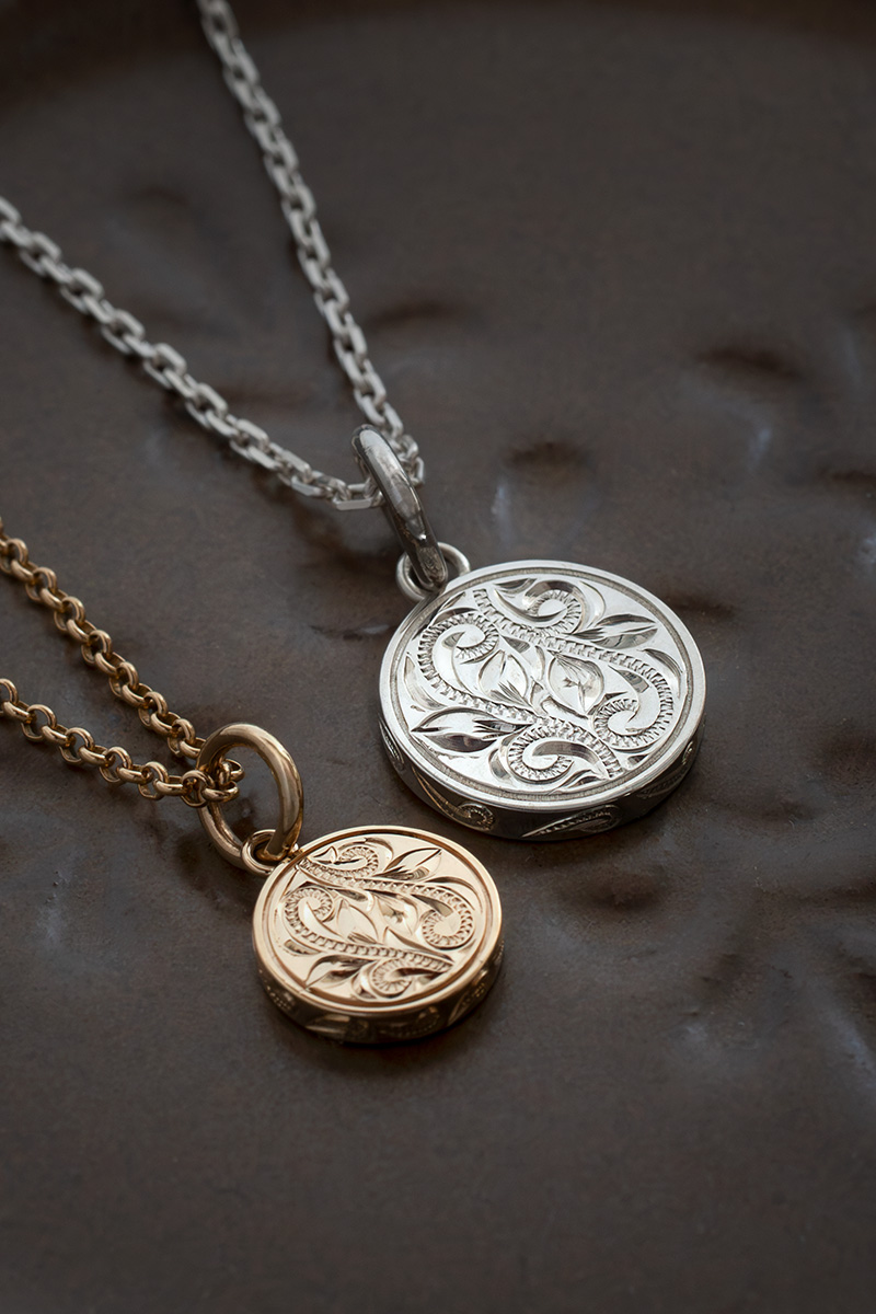 Maxi Hawaiian couples pendants